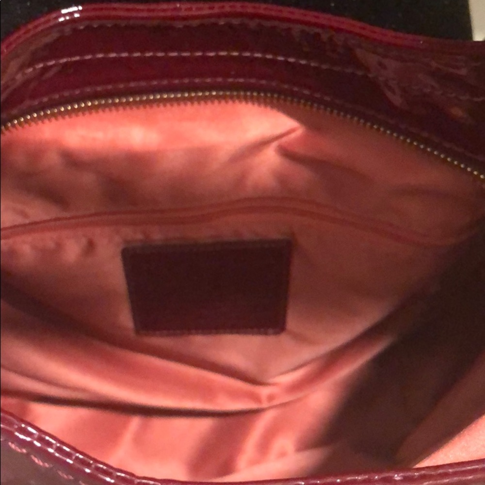 Coach burgundy patent leather purse - Picture 4 of 4